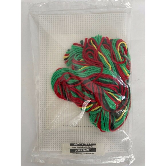 The Needlecraft Shop Christmas Cardinal Wreaths Ornaments Plastic Canvas Kit NEW - Picture 3 of 3